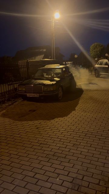 116-й Mercedes бернаут