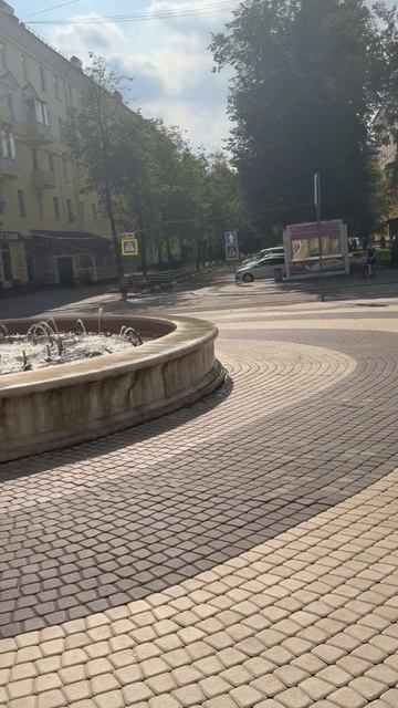 Атмосферная Электросталь: центральная аллея на проспекте Ленина в деталях.