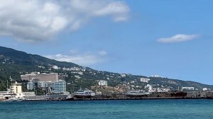 Ялта. Море штормит. Александровский сквер. Июль 2026. Крым. Crimea. Yalta. Russia.