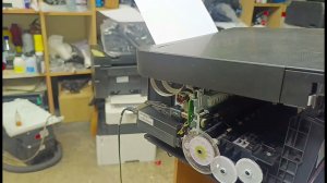 Epson l3100 мигает одновременно капля бумага и кнопка включения