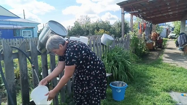 Вот так с утра и бывает.Жизнь в деревне