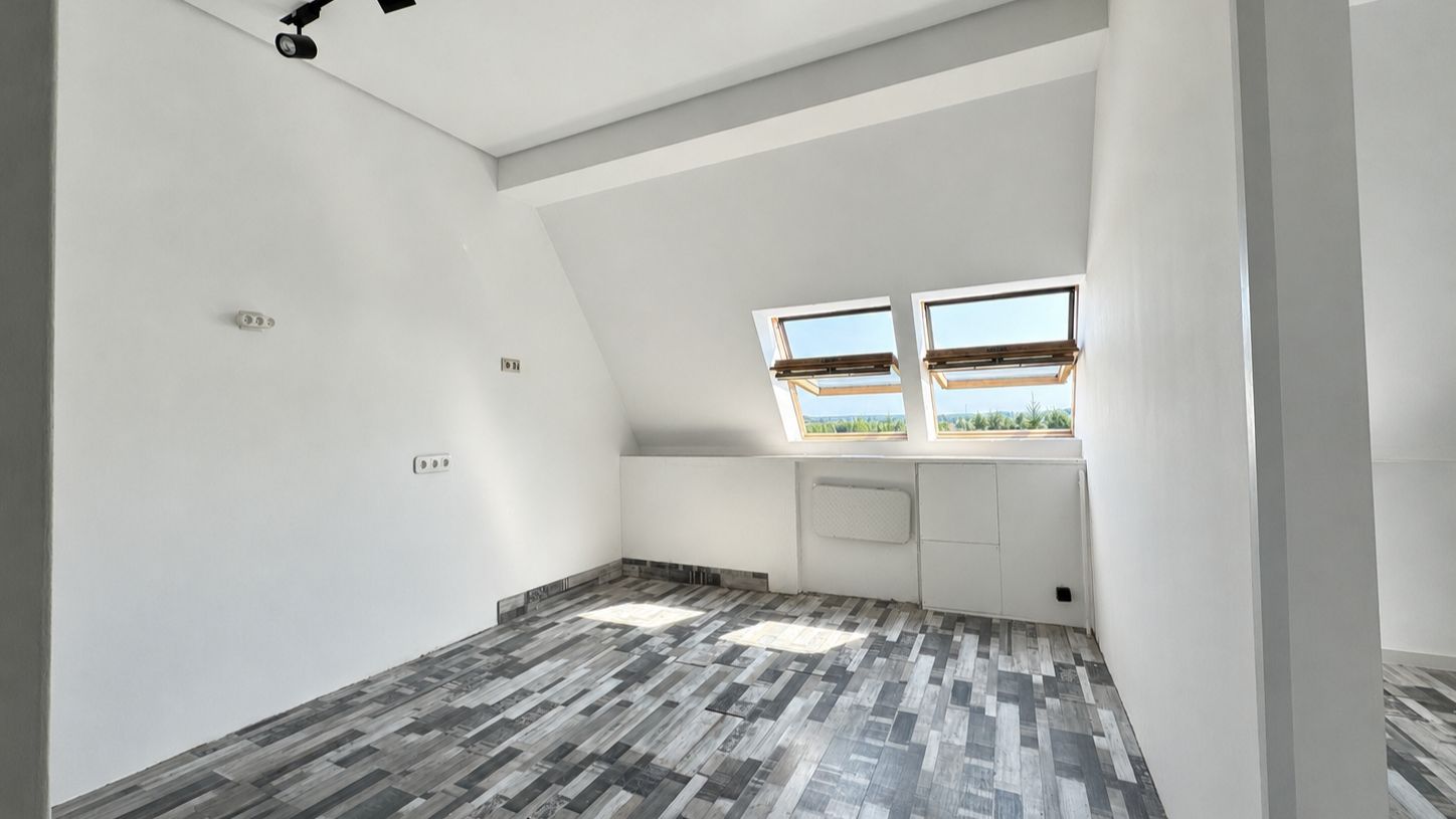 светлая квартира площадью 36,8 м² в загородном комплексе