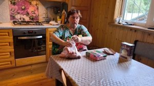 Съездили в магазин, выкапали картошку, покрасили крыльцо.