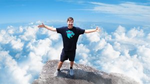 Мистер Бист. Я провёл сутки на вершине горы, на высоте 1800 метров. MrBeast на русском