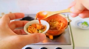 Мини-кухня: готовим корейское кимчи-рагу со свининой и тофу