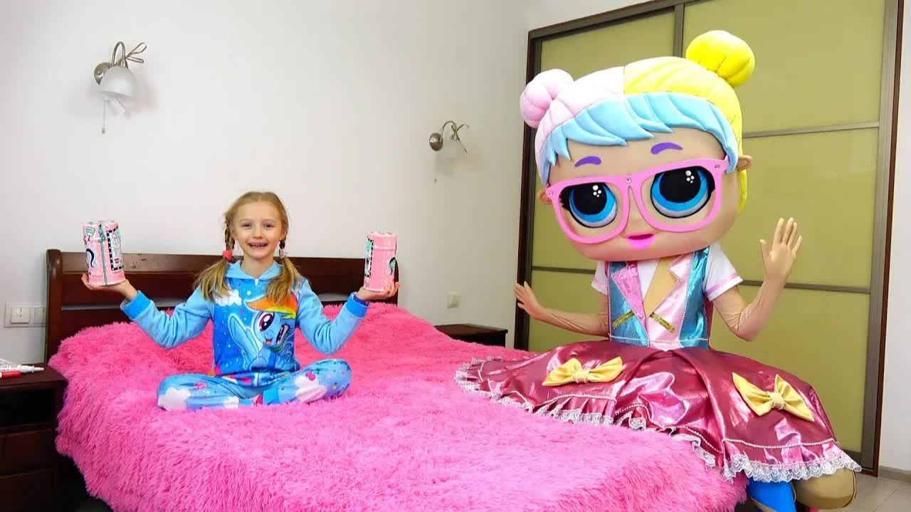 Полина и необычные игрушки