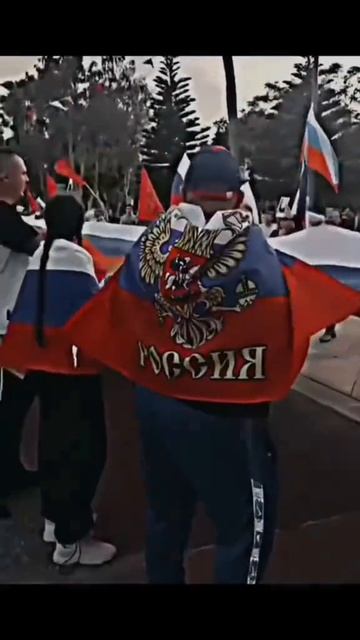 Политики и кучка дебилов в Европе поддерживают хохлов  Тем временем нормальные люди в Европе...