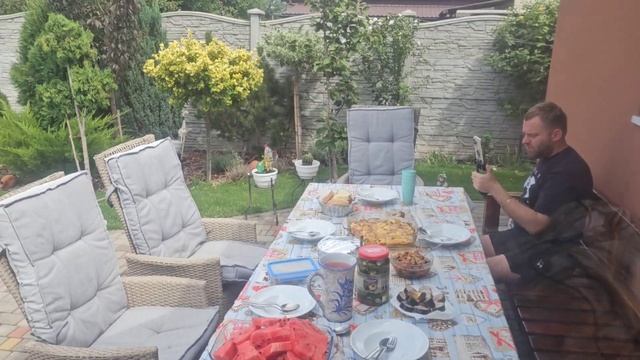 Оса нападает.