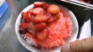 Корейская уличная еда - 4 $ ледяных хлопьев с клубникой