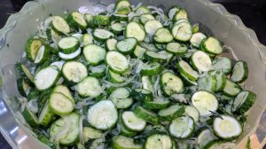 Сымый вкусный салат из огурцов на зиму! Не варим! Хрустящий! Огурцы для хранения в квартире!