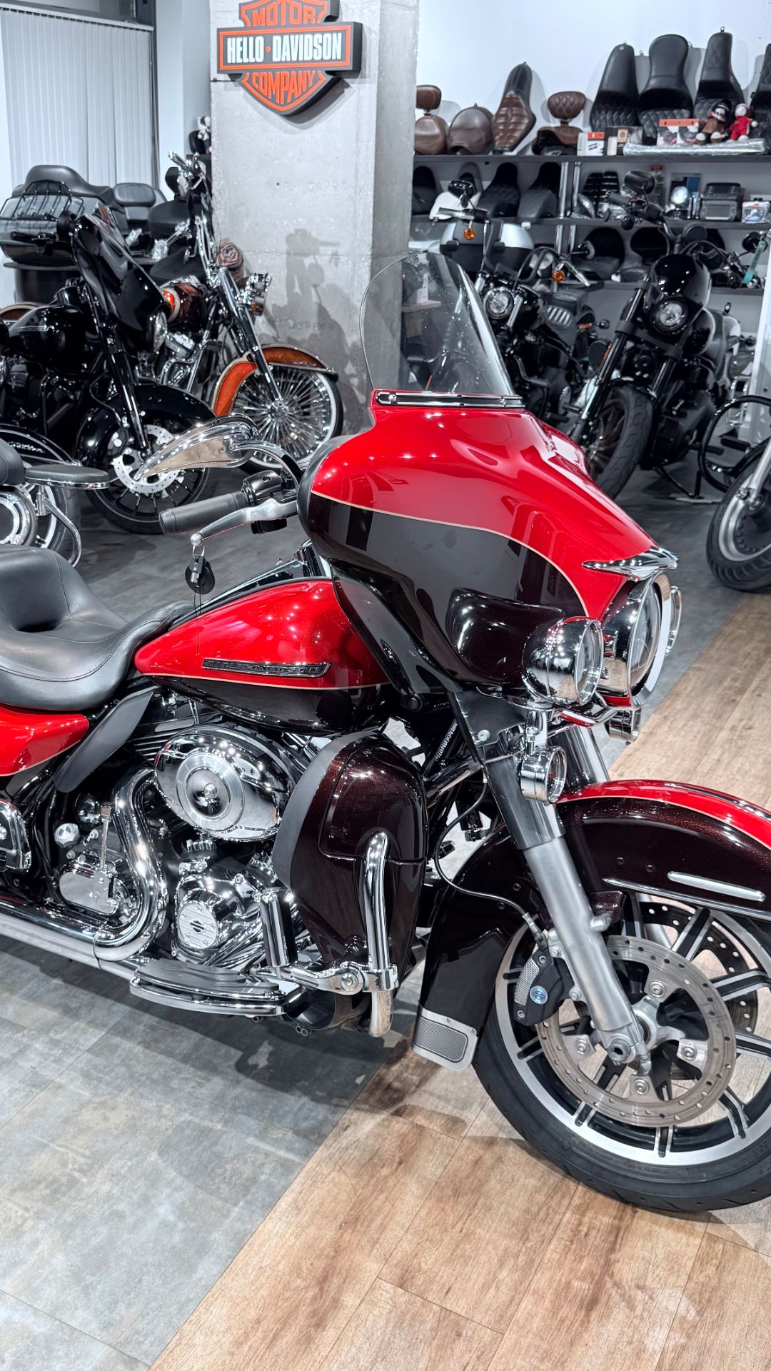 2011 HD Electra Glide Ultra Limited 103 ABS Cherry Pearl Merlot 22K (VIN 5HD***7745)