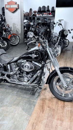 + 2010 HD Fat Boy ABS Vivid Black 7K (VIN 5HD***6968)