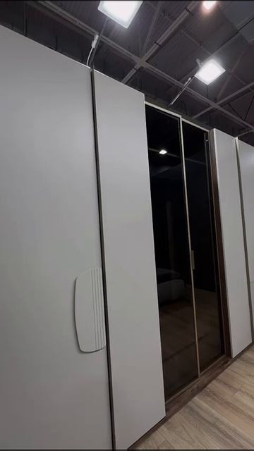 Спальня «Ирис» 6-дверная, кровать 180x200