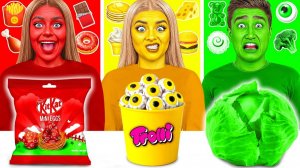 24 Часа Едим Еду Одного Цвета Челлендж # Безумная Кулинарная Битва от Funny DO Challenge