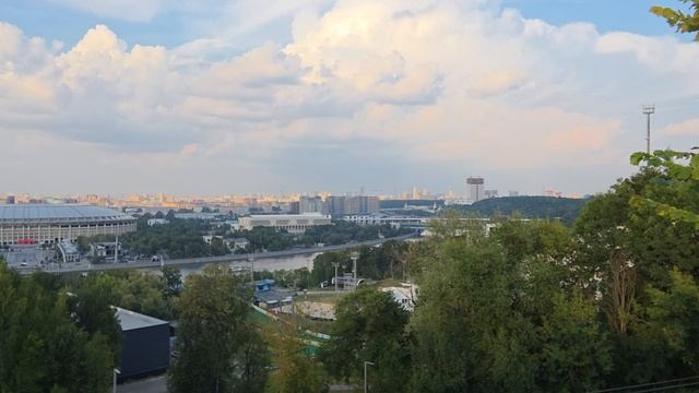 Смотровая площадка на Воробьёв горах.