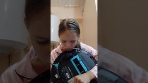 Первое видео🤗 влог убираюсь дома на 100 лайков покажу маму с папой и если удастся на 1.000 секрет🤫