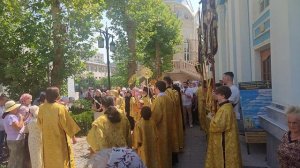 Крестный ход в соборе Успения в Ташкенте