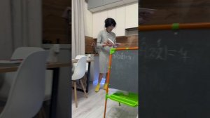 папа пародирует дочь 5.mp4