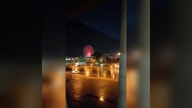 Молнии бахали прямо над моей головой... 
⚡⚡⚡