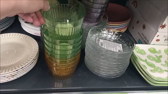 Готовим завтрак и по магазинам.