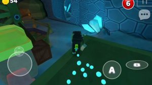 Прохожу кротовую нору в снежной долине в Super bear adventure