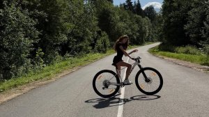Алина Загитова на природе. Илья Авербух и Александр Энберт.