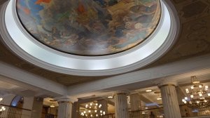Холл гостиницы Украина (Редиссон) в Москве.