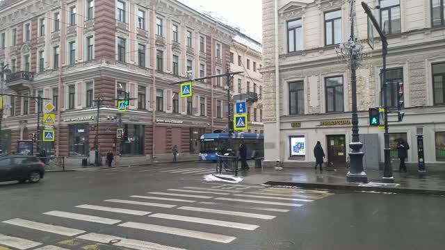 Ленинград (Санкт-Петербург), улица Большая Морская - мгновения жизни, архитектура, авто, магазины