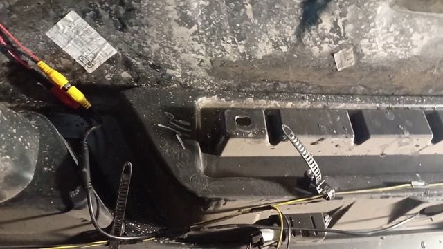 Нива Трэвэл 1.8. Установка мультимедиа. Камера заднего хода.