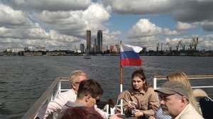 Кораблик по Москве - реке. 1000028764.mp4