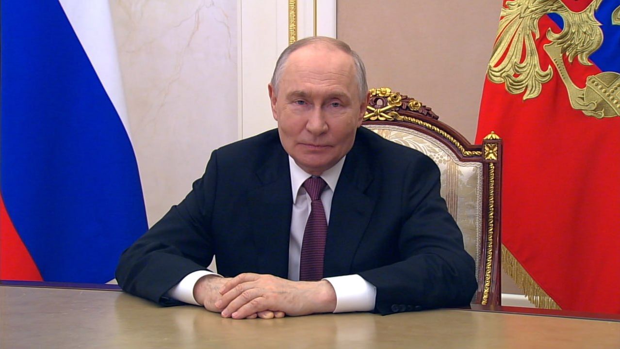Путин поздравил строителей и назвал отрасль основой развития страны