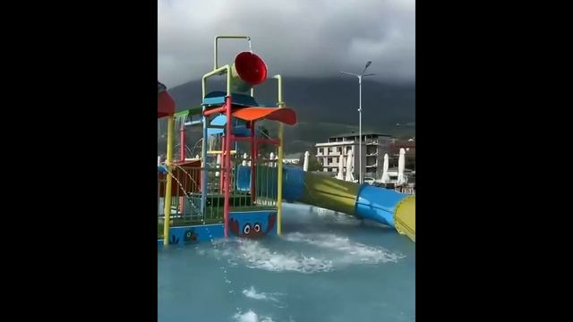 Водные аттракционы в Гагре