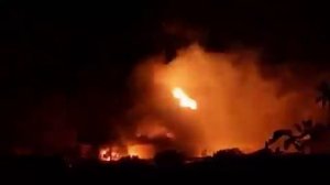 Жесть🔥 НПЗ в Джизане (Саудовская Аравия) горит в результате атаки Йеменских хуситов