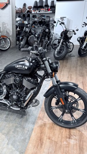 2023 INDIAN Chief Bobber 116 Black Denim 6K (VIN 56KD***5359)