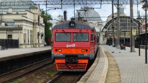 ЭТ2ЭМ 001 сообщением Санкт-Петербург - Новолисино, отправляется от Витебского вокзала