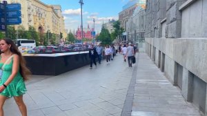 Лето в центре Москвы Красная площадь Тверская улица пары семьи и жизнь города ☀️