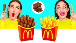 Челлендж. Шоколадная Еда vs Настоящая еда # Съедобная Битва