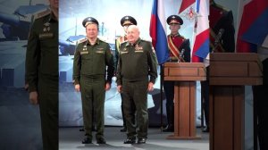 ЗМО РФ генерал-лейтенант Павел Фрадков наградил сотрудников ВСК в честь Дня строителя