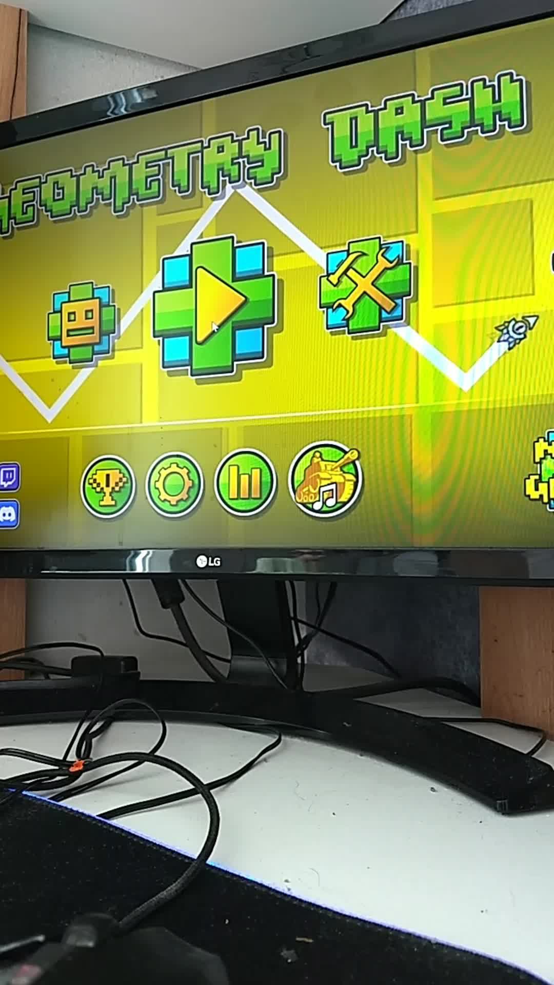 (64-ый стрим!) Играю в гд!