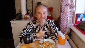 Завтрак с котями. Пришел из храма. Распаковочка. Мукбанг. Обжор. Еда на камеру. Диета. Шизофрения.