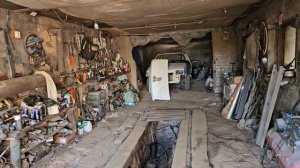 Живём в деревне, строим из глины я и 2 моих сына