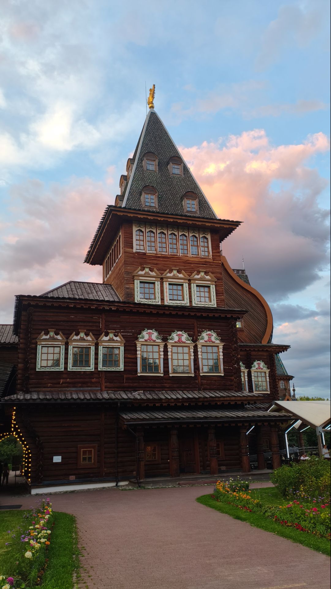Вечерняя прогулка.