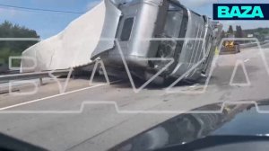 Гигантская пробка протяжённостью более 30 км образовалась на трассе М-4 «Дон» — перевернувшейся фура