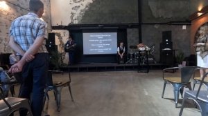Наш корабль плывёт