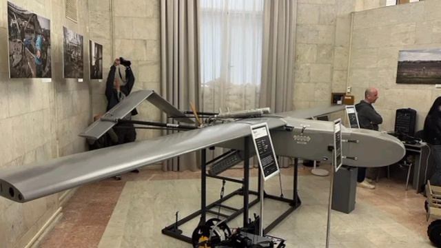 Российские войска ударили «Геранями» по складам ВСУ в Харьковской области.Противник хранил там дроны