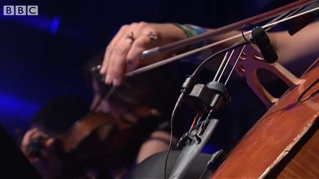 London Grammar - Sights At Glastonbury 2014