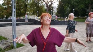 20260808 Дискотека в парке г Орла дискофитнес Танцующий город Орёл Жители г Орла танцуют у фонтана