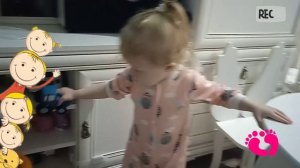 Евушка одна и все игрушки в её распоряжение.