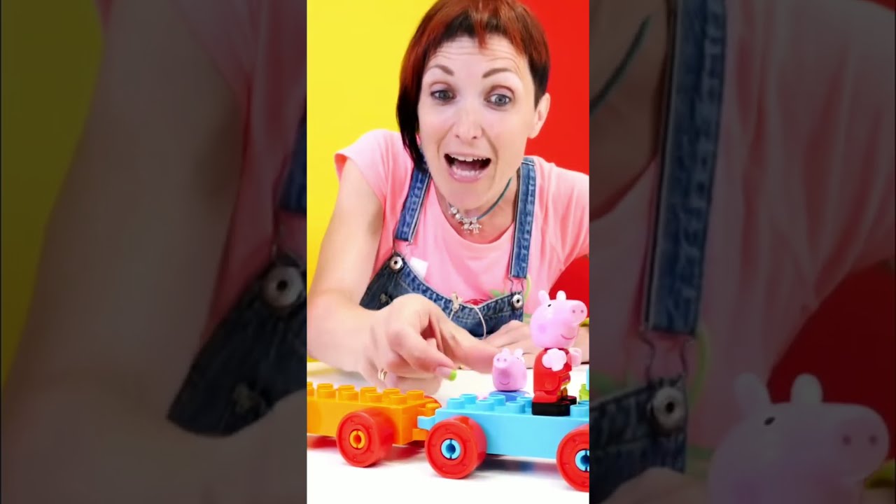 Игрушки свинки отправляются на море — поезд уже ждёт!