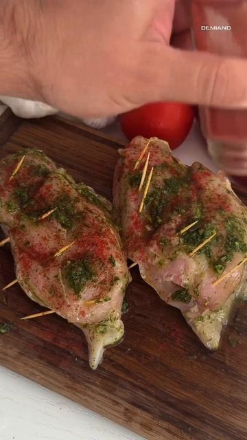 Куриное филе с моцареллой и помидорами 🍅